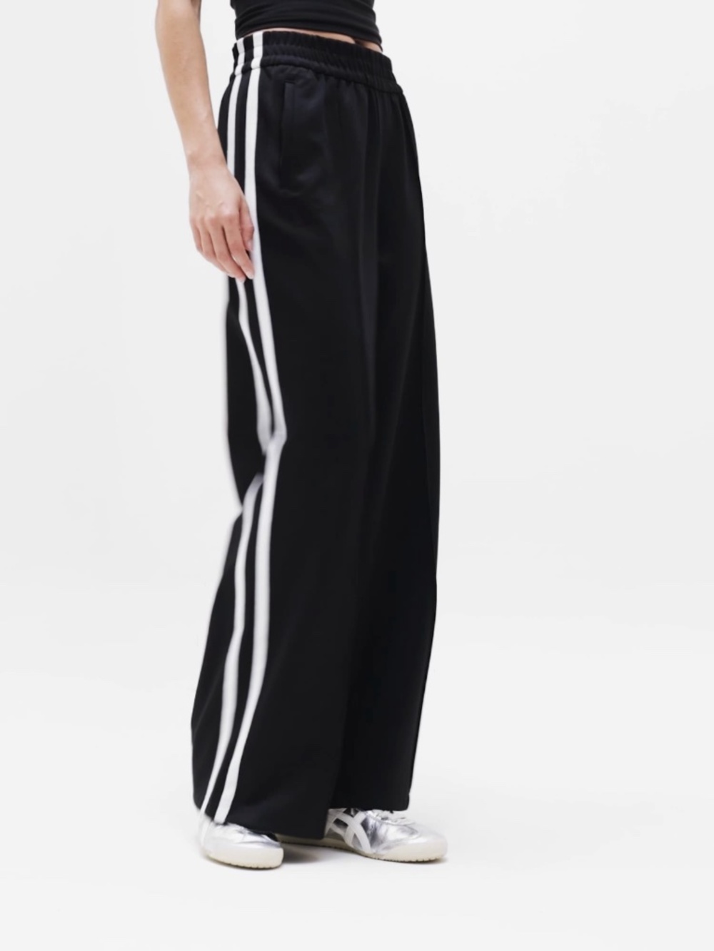 Athleta Tempo mid-rise wide leg track pant black/white size small